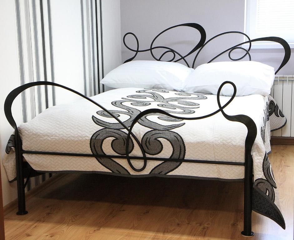 Leo Hostel بوزنان المظهر الخارجي الصورة