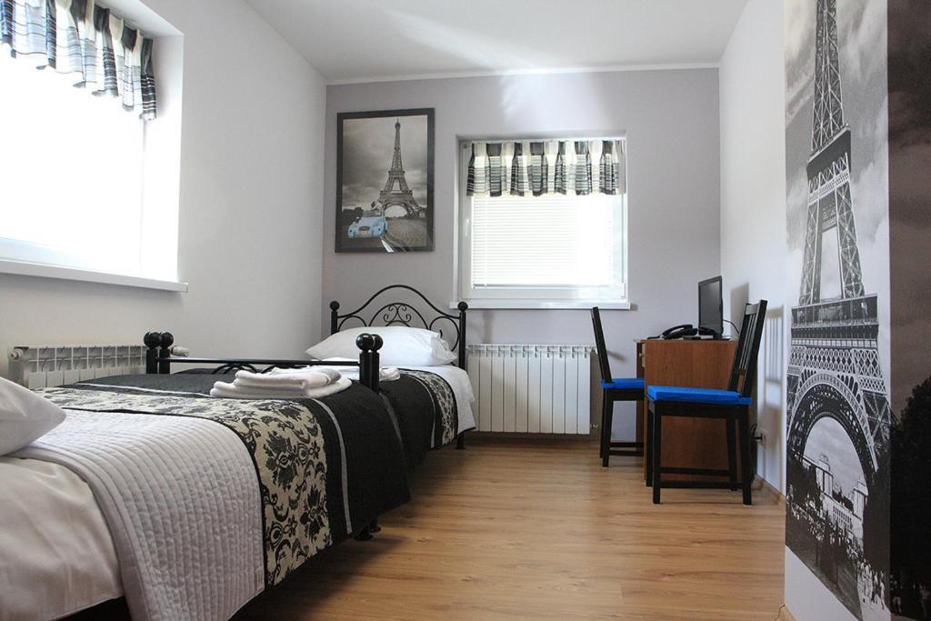 Leo Hostel بوزنان الغرفة الصورة