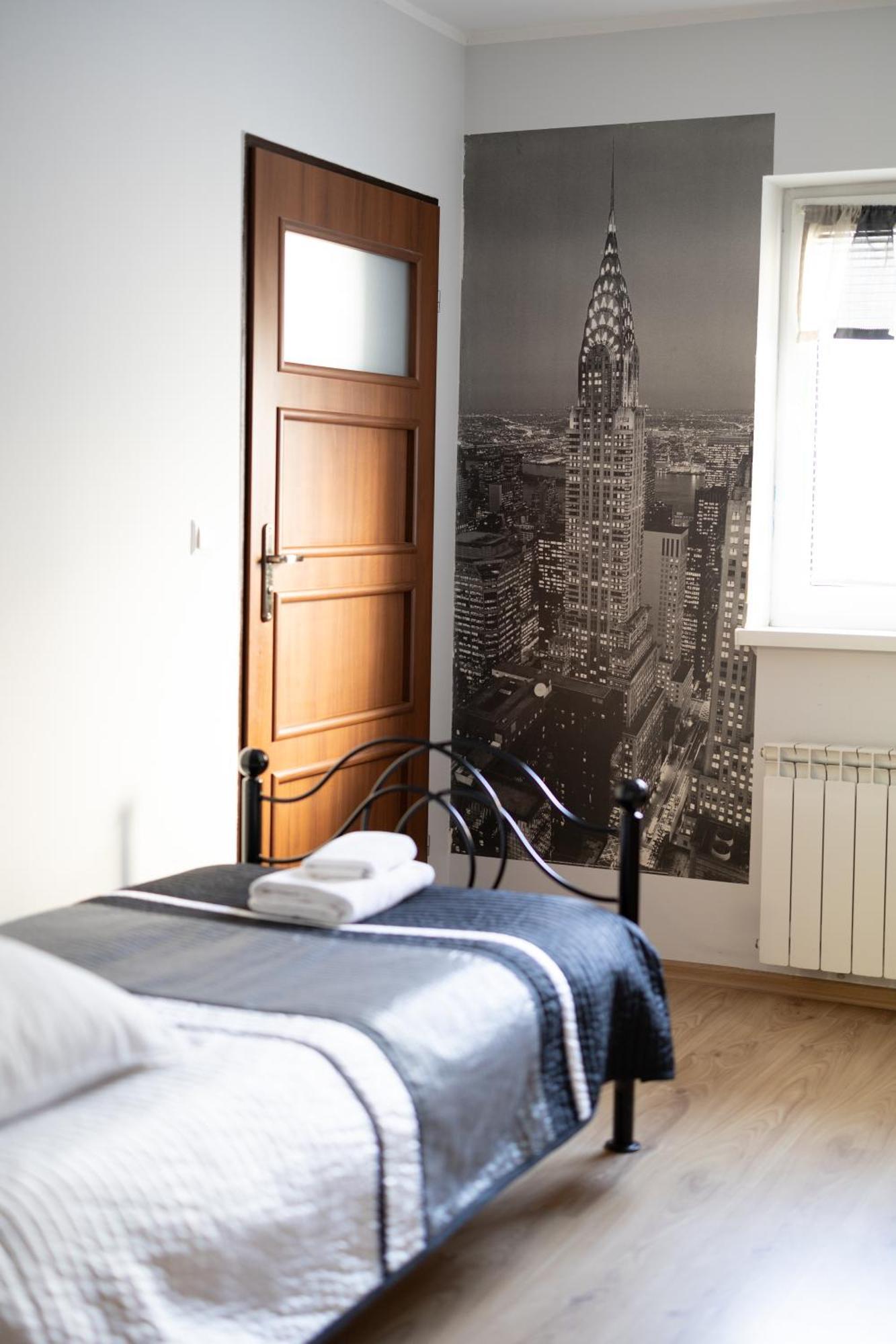 Leo Hostel بوزنان المظهر الخارجي الصورة